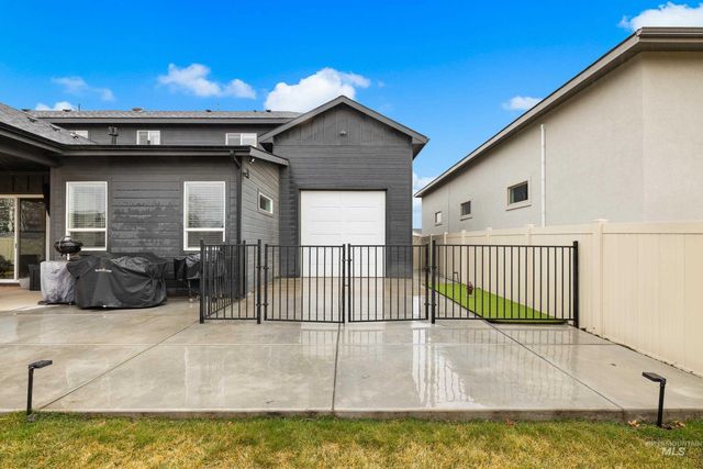 18119 N Fallspring Pl, Nampa, ID 83687
