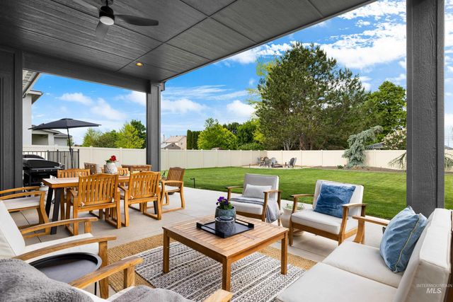 18119 N Fallspring Pl, Nampa, ID 83687