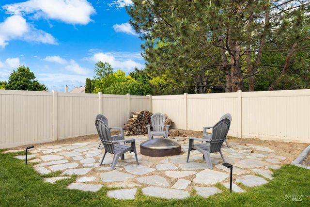 18119 N Fallspring Pl, Nampa, ID 83687