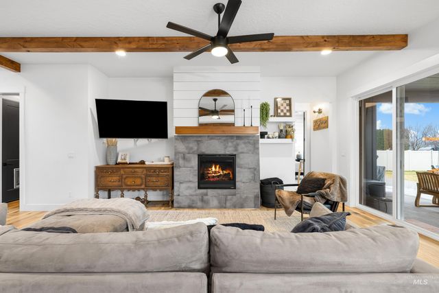 18119 N Fallspring Pl, Nampa, ID 83687