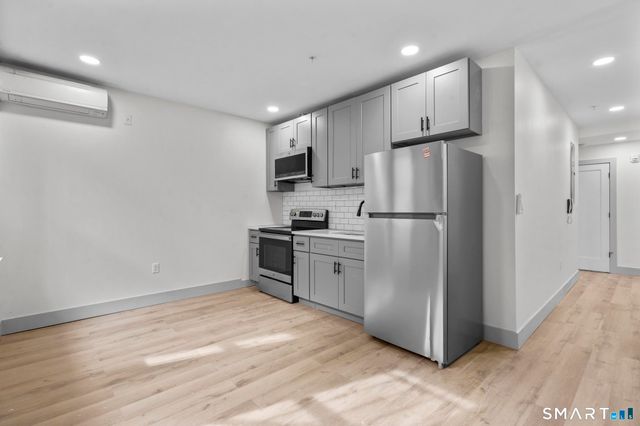 111 Bank Street 3D, Waterbury, CT 06702