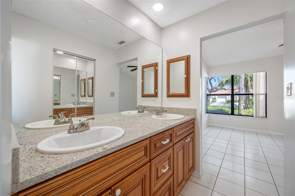 Image 20 of property listing at 14778 FEATHER COVE ROAD, Clearwater, FL 33762