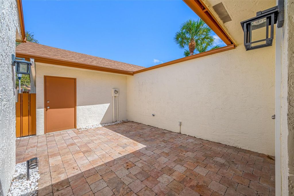 Image 28 of property listing at 14778 FEATHER COVE ROAD, Clearwater, FL 33762