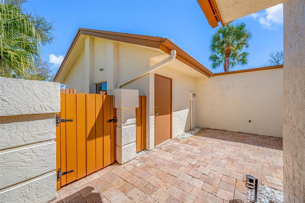 Image 4 of property listing at 14778 FEATHER COVE ROAD, Clearwater, FL 33762