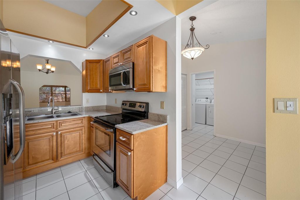 Image 9 of property listing at 14778 FEATHER COVE ROAD, Clearwater, FL 33762