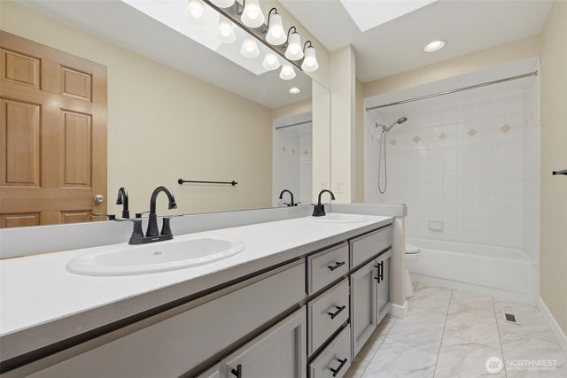 26032 SE 39th Way, Sammamish, WA 98029