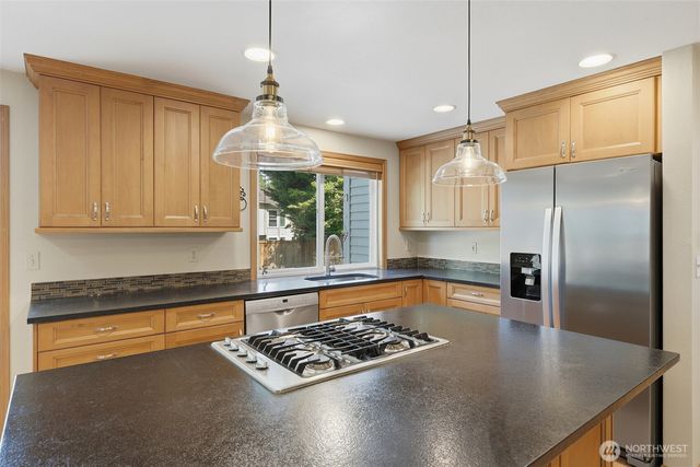 26032 SE 39th Way, Sammamish, WA 98029