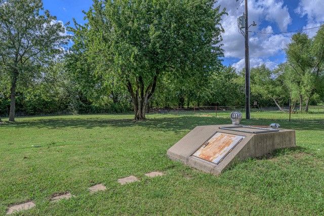 99 Catamaran Court, Gordonville, TX 76245