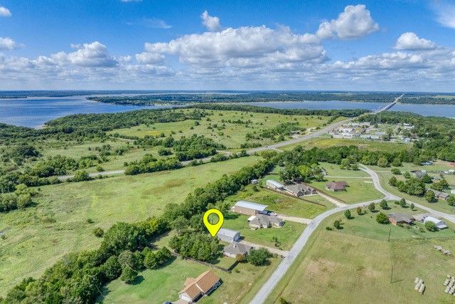 99 Catamaran Court, Gordonville, TX 76245