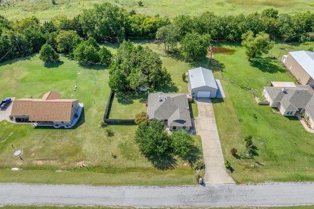 99 Catamaran Court, Gordonville, TX 76245