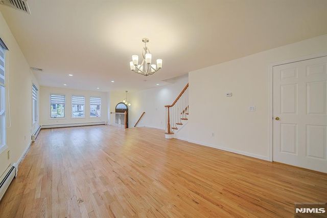333 Highland Avenue B, Palisades Park, NJ 07650