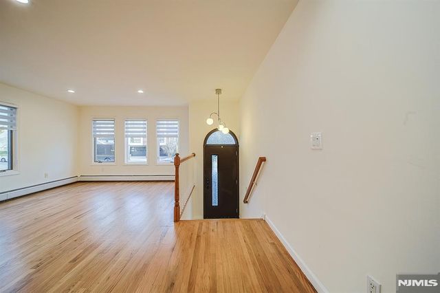 333 Highland Avenue B, Palisades Park, NJ 07650