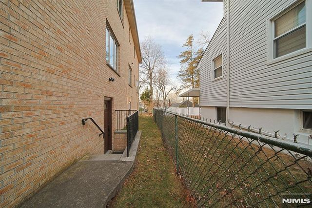 333 Highland Avenue B, Palisades Park, NJ 07650