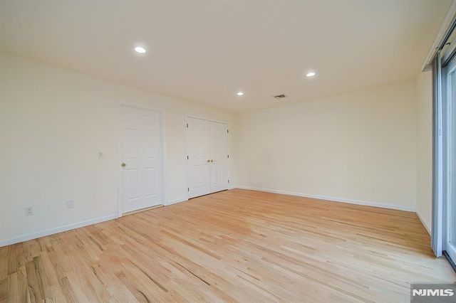 333 Highland Avenue B, Palisades Park, NJ 07650