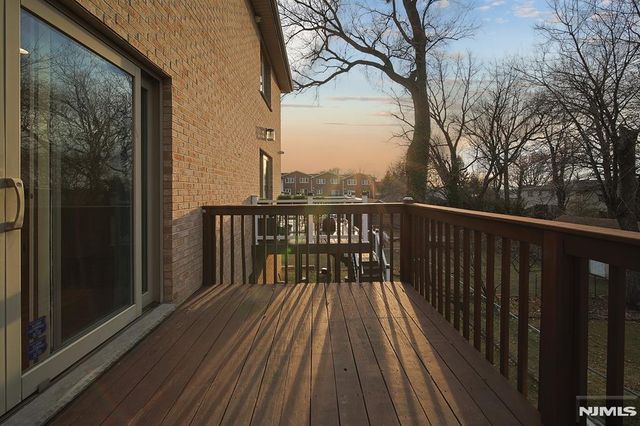 333 Highland Avenue B, Palisades Park, NJ 07650