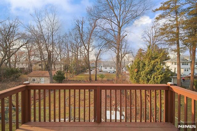 333 Highland Avenue B, Palisades Park, NJ 07650