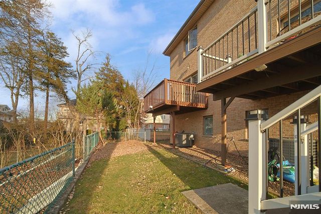 333 Highland Avenue B, Palisades Park, NJ 07650