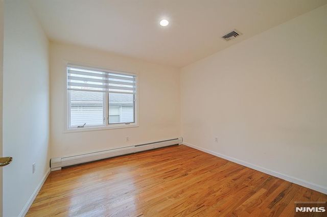 333 Highland Avenue B, Palisades Park, NJ 07650