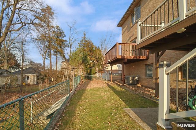 333 Highland Avenue B, Palisades Park, NJ 07650