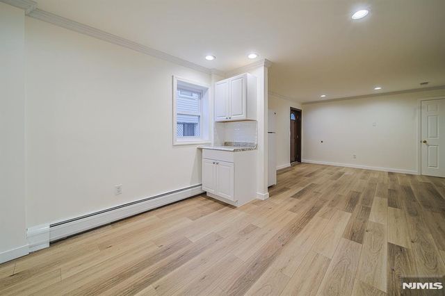 333 Highland Avenue B, Palisades Park, NJ 07650