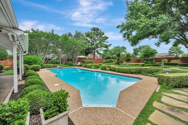 5208 Alexander Drive, Flower Mound, TX 75028