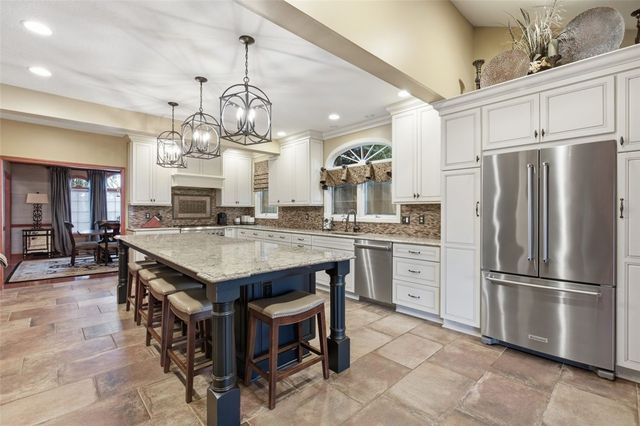 262 Hickory Heights Dr, South Fayette, PA 15017