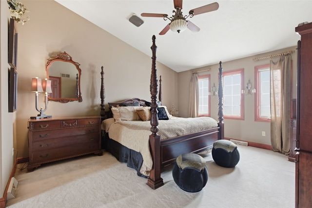 262 Hickory Heights Dr, South Fayette, PA 15017