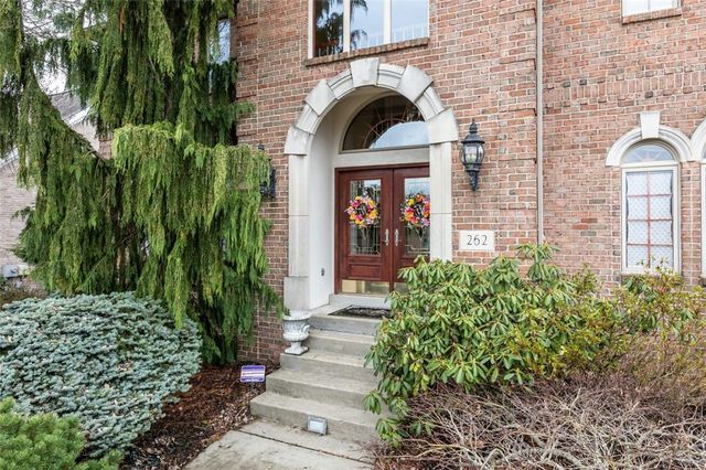 262 Hickory Heights Dr, South Fayette, PA 15017