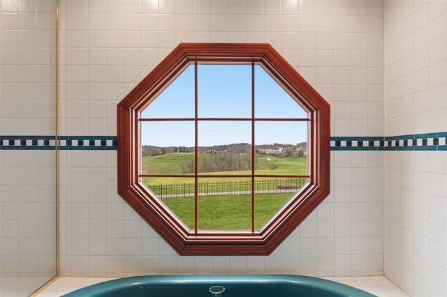 262 Hickory Heights Dr, South Fayette, PA 15017