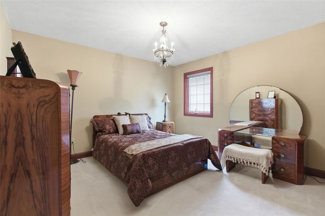 262 Hickory Heights Dr, South Fayette, PA 15017