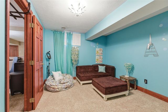 262 Hickory Heights Dr, South Fayette, PA 15017