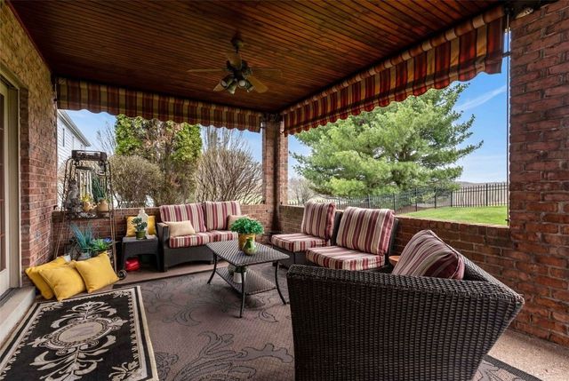 262 Hickory Heights Dr, South Fayette, PA 15017