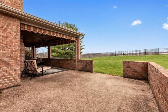 262 Hickory Heights Dr, South Fayette, PA 15017