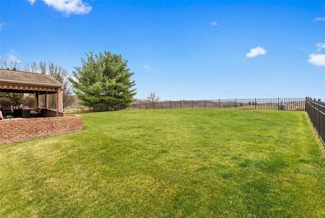 262 Hickory Heights Dr, South Fayette, PA 15017