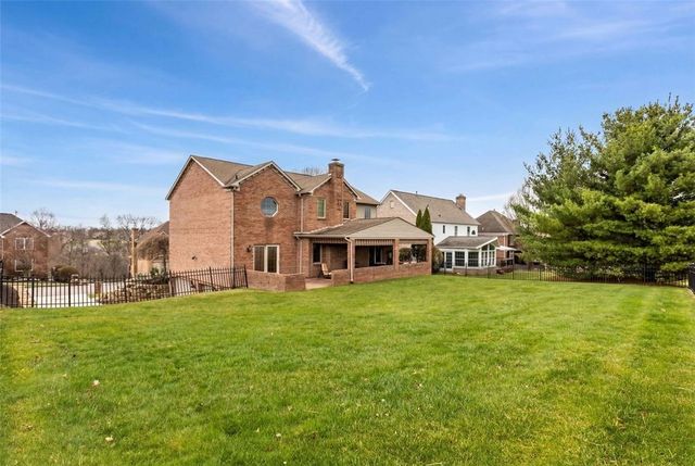 262 Hickory Heights Dr, South Fayette, PA 15017