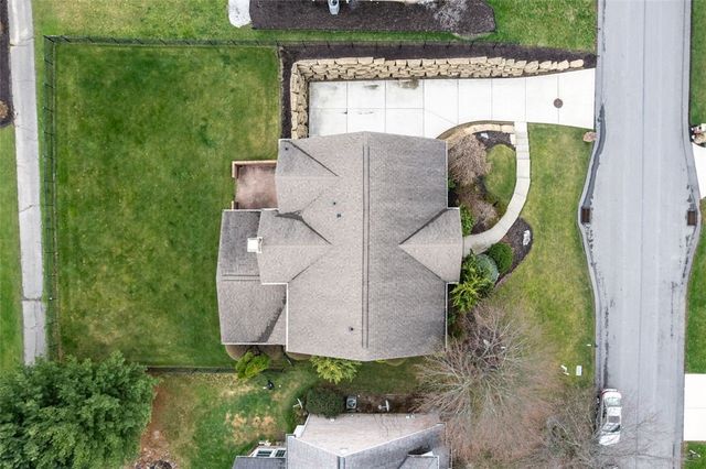 262 Hickory Heights Dr, South Fayette, PA 15017