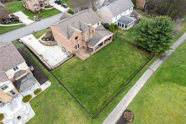 262 Hickory Heights Dr, South Fayette, PA 15017