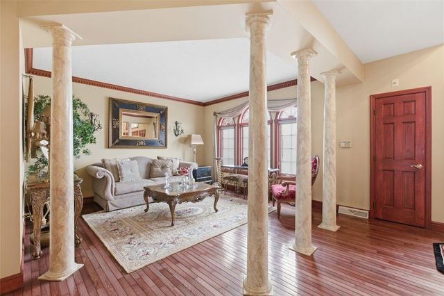 262 Hickory Heights Dr, South Fayette, PA 15017