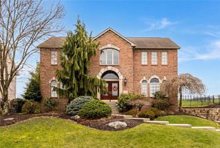 262 Hickory Heights Dr, South Fayette, PA 15017