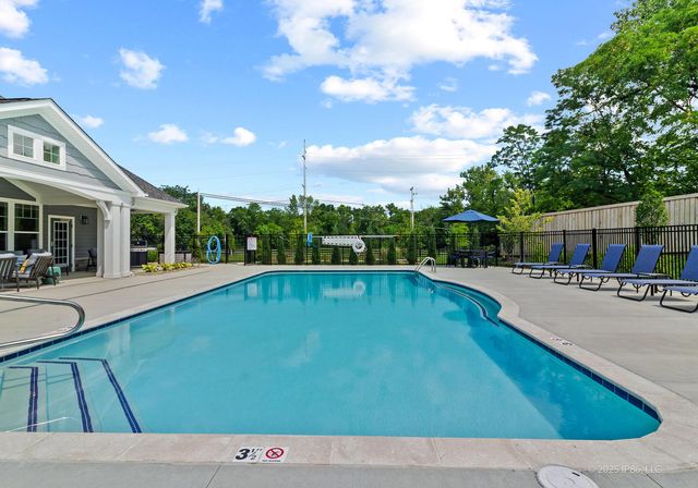 2058 Darilyn Drive, Grove City, OH 43123