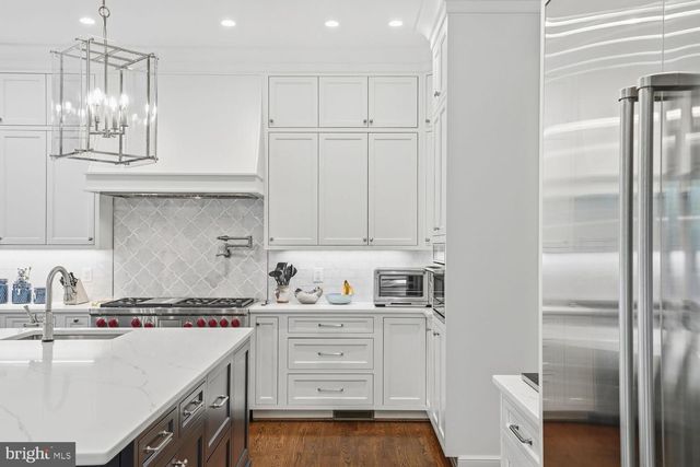 6909 ARBOR LN, Mclean, VA 22101