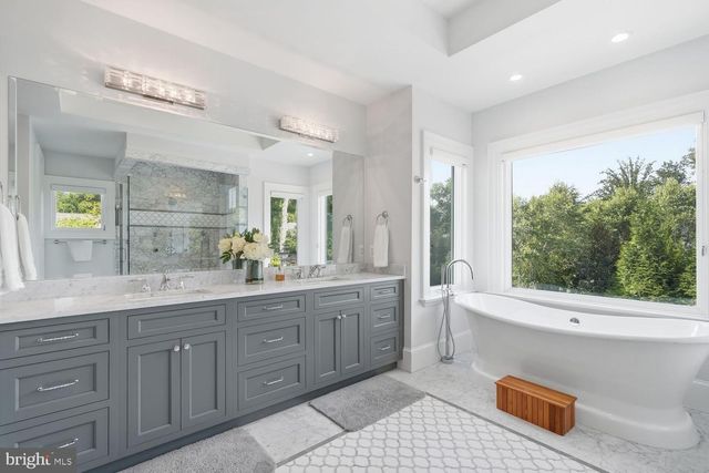 6909 ARBOR LN, Mclean, VA 22101