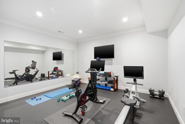 6909 ARBOR LN, Mclean, VA 22101
