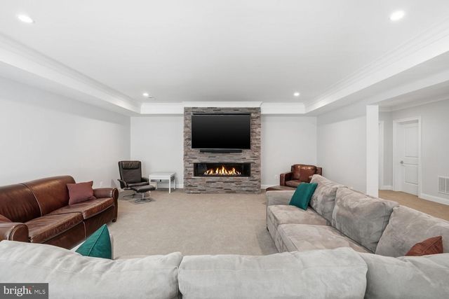 6909 ARBOR LN, Mclean, VA 22101