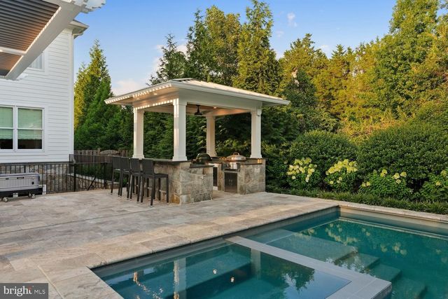 6909 ARBOR LN, Mclean, VA 22101