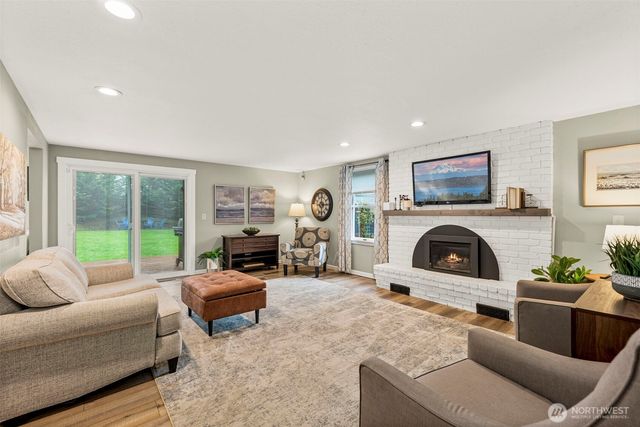 13716 106th Street E, Puyallup, WA 98374