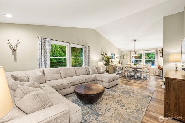 13716 106th Street E, Puyallup, WA 98374