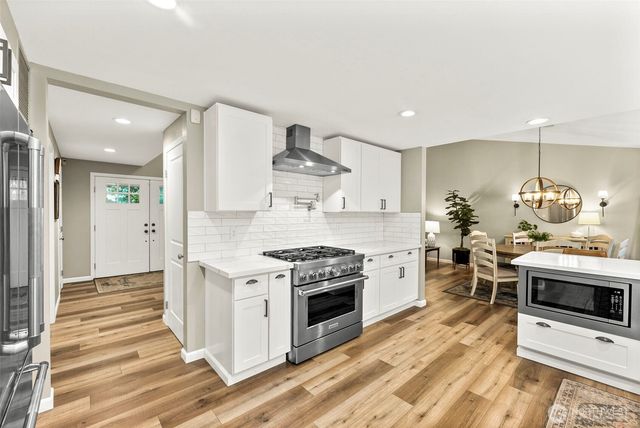 13716 106th Street E, Puyallup, WA 98374