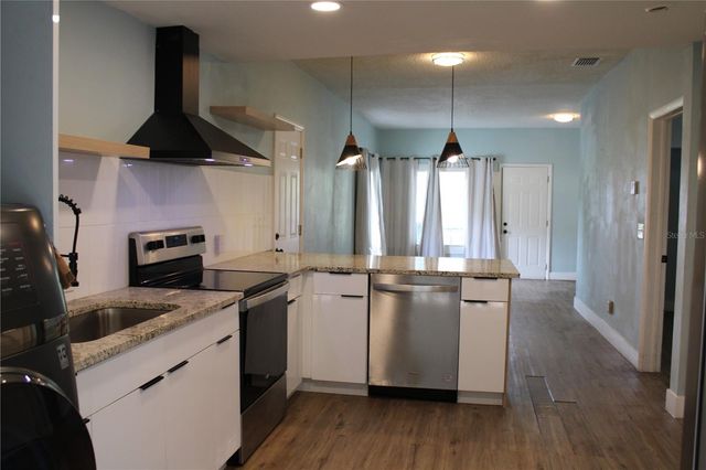 1106 E DR MARTIN LUTHER KING JR BOULEVARD, Plant City, FL 33563