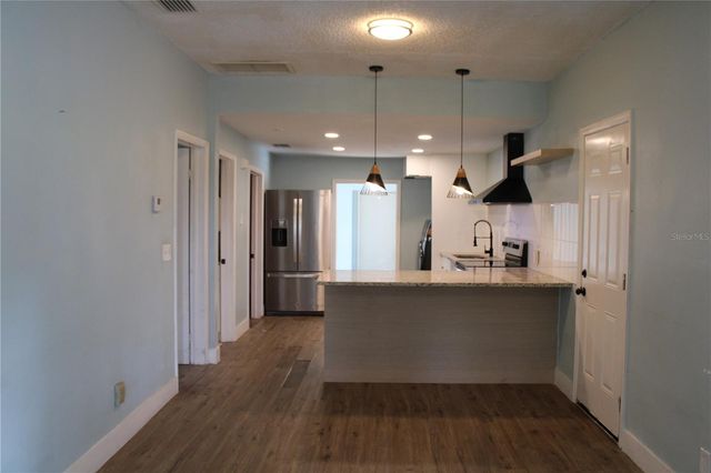 1106 E DR MARTIN LUTHER KING JR BOULEVARD, Plant City, FL 33563